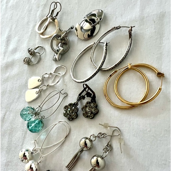 SALE: Earrings bundle of 12 ❤️ - Picture 7 of 7